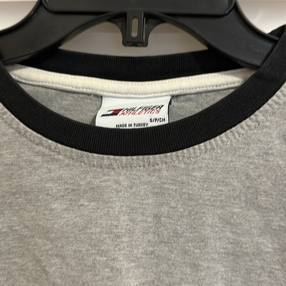 hilfiger athletics grey cropped long sleeve top! - Picture 3 of 4